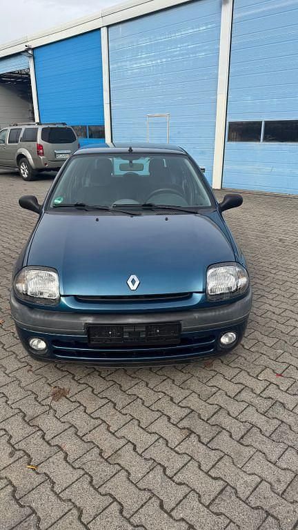 Blau Gebraucht 1999 Renault Clio II Limousine | 1.250 € (Fairer Preis) - Bild 1/4