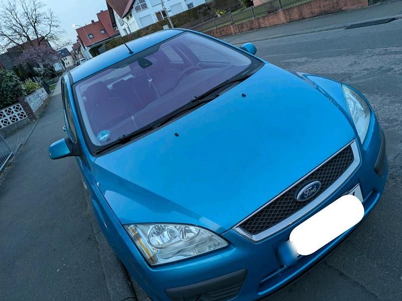 Usata Ford Focus 145 CV (106 kW) 2006 Blu Utilitaria