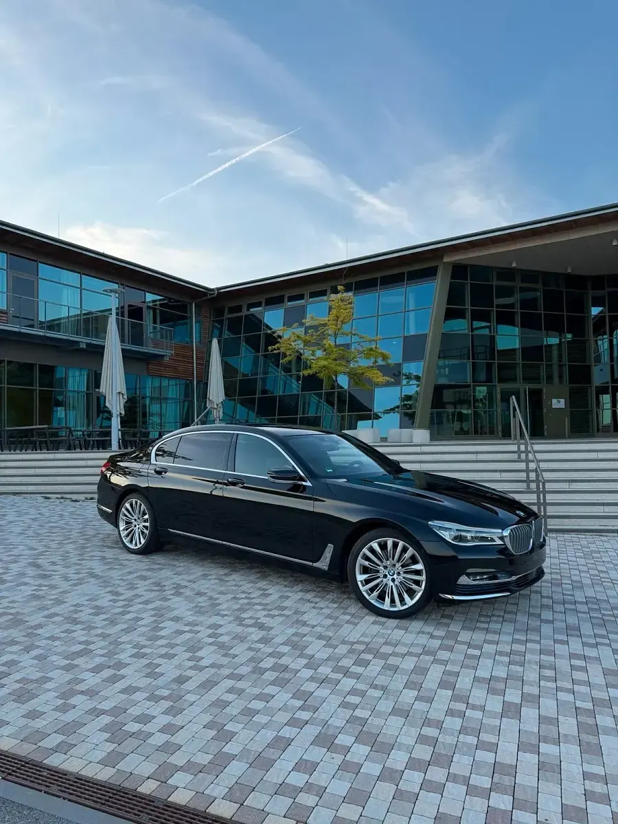 Gebraucht BMW 740L 340 PS (250 kW) 2017 Schwarz Limousine