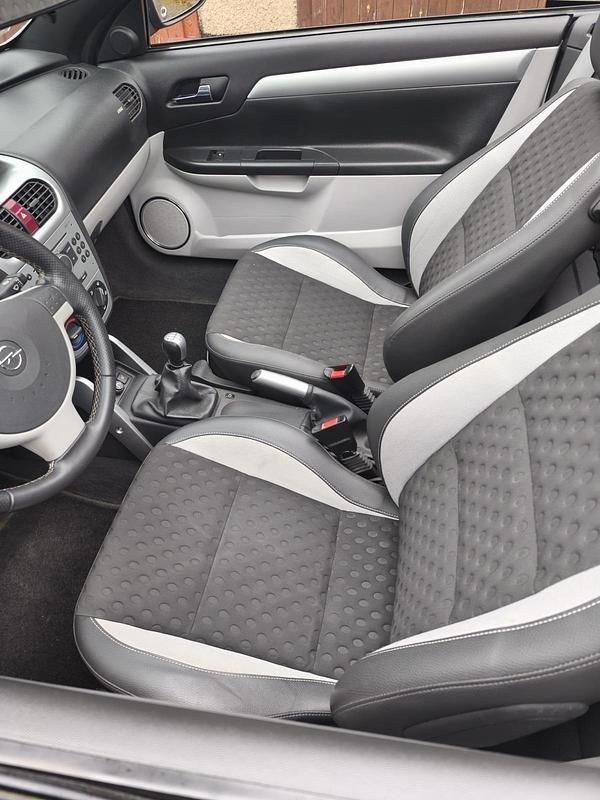 Gebraucht Opel Tigra 90 PS (66 kW) 2009 Cabrio