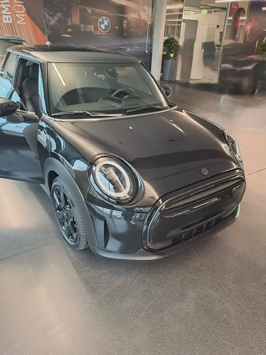 Gebraucht Mini Cooper 136 PS (100 kW) 2022 Schwarz Kleinwagen