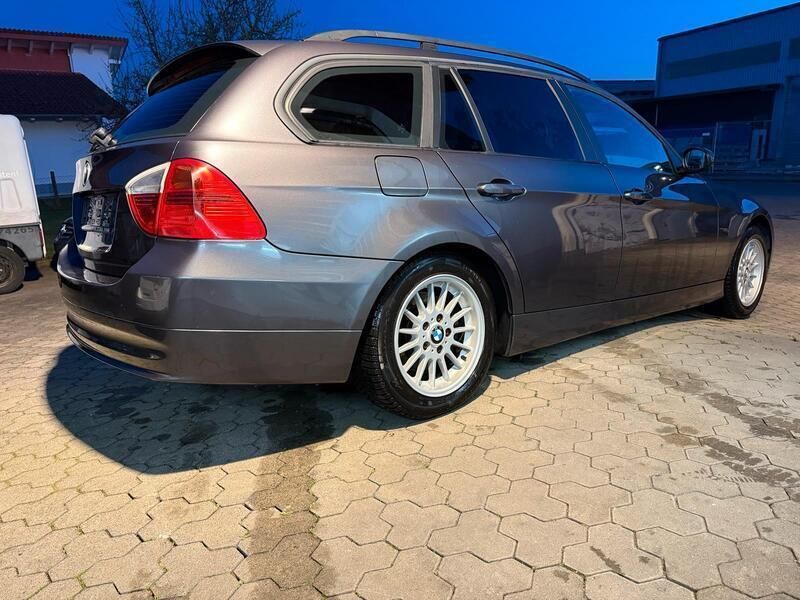 Violet Gebraucht 2007 BMW 320 Kombi | 2.950 € - Bild 1/4