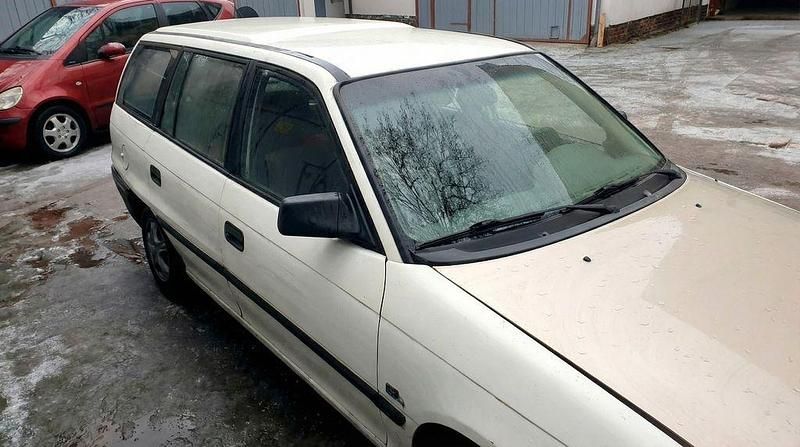 Gebraucht Opel Astra 68 PS (50 kW) 1993 Weiß Kombi