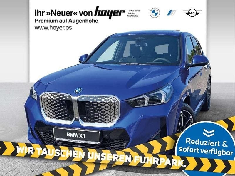 Portimao blau metallic Gebraucht 2025 BMW iX1 M Sport SUV | 56.990 € - Bild 1/4