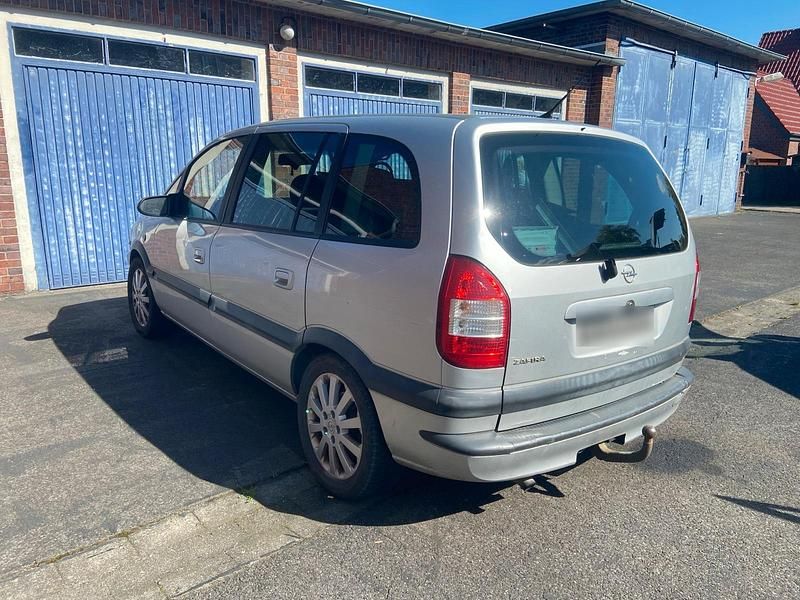 Second-hand Opel Zafira 125 CP (91 kW) 2003 Argintiu Monovolum