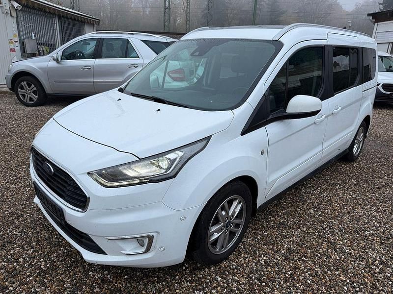 Weiß Gebraucht 2021 Ford Grand Tourneo Connect Titanium Van / Kleinbus | 14.161 € (Superpreis) - Bild 1/4