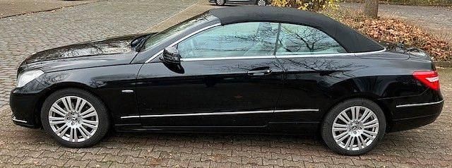 Schwarz Gebraucht 2011 Mercedes E250 Avantgarde Cabrio | 16.900 € (Teuer) - Bild 1/4