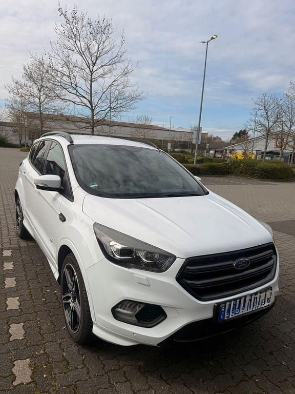 Gebraucht Ford Kuga ST-Line 242 PS (177 kW) 2018 Weiß SUV