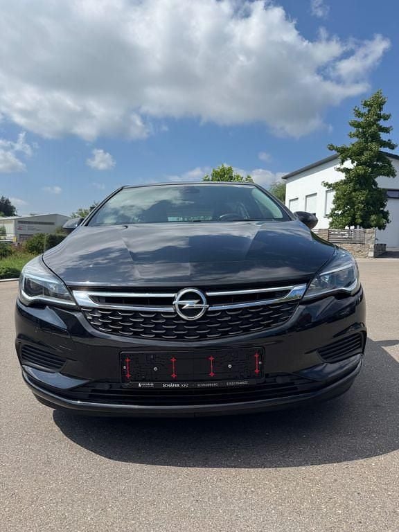 Schwarz Gebraucht 2017 Opel Astra Edition Limousine | 9.200 € (Etwas zu teuer) - Bild 1/4