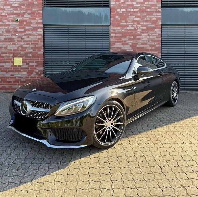 Schwarz Gebraucht 2016 Mercedes C200 AMG line Coupé | 23.800 € (Fairer Preis) - Bild 1/4