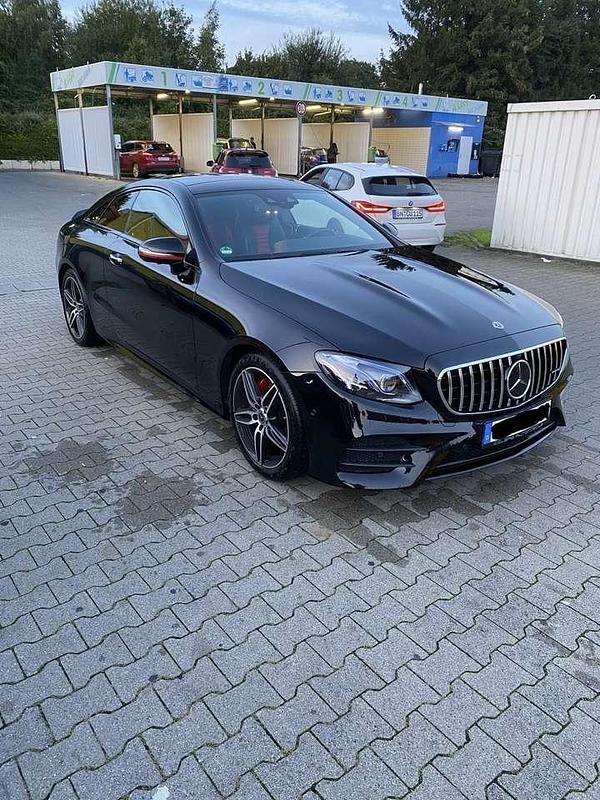 Gebraucht Mercedes E220 194 PS (142 kW) 2019 Schwarz Coupé