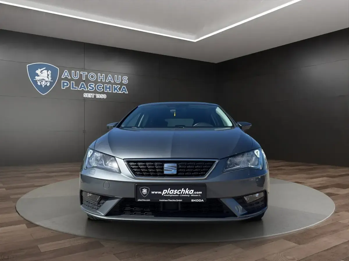 Second-hand Seat Leon Style 110 CP (80 kW) 2018 Gri Berlinǎ