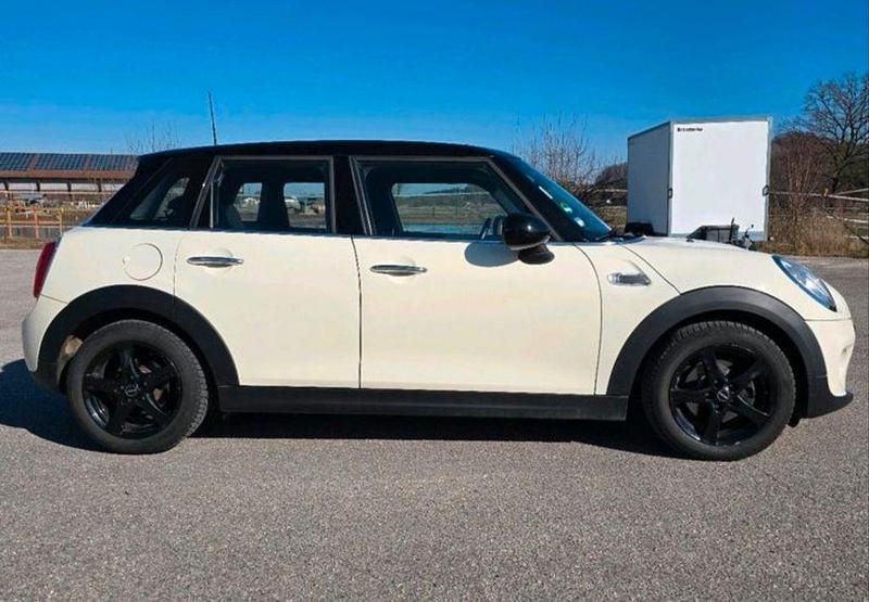 Używany Mini Cooper 136 KM (100 kW) 2015 Biały Hatchback