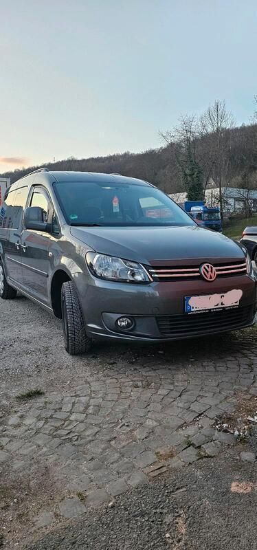 Grau Gebraucht 2011 VW Caddy Maxi Van / Kleinbus | 13.350 € (Teuer) - Bild 1/4