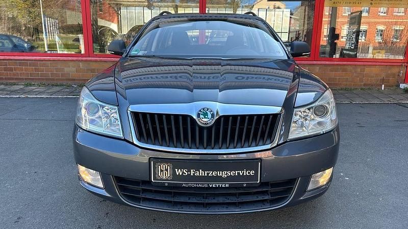 Używany Skoda Octavia 105 KM (77 kW) 2011 Szary Kombi