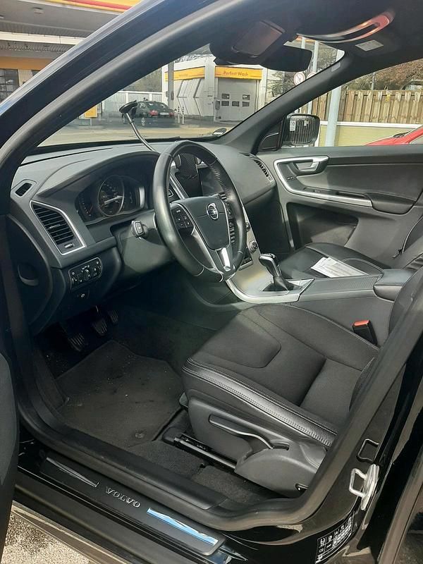 Gebraucht Volvo XC60 150 PS (110 kW) 2017 Schwarz SUV