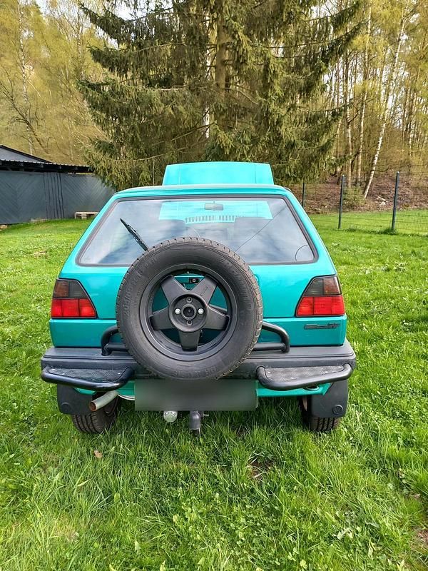 Second-hand VW Golf II 98 CP (72 kW) 1990 Verde Hatchback