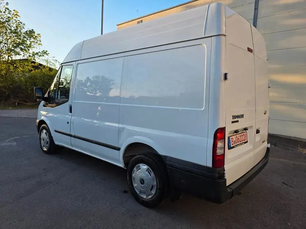 Second-hand Ford Transit 101 CP (74 kW) 2013 Alb Monovolum