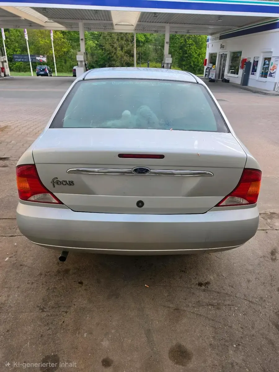 Brugt Ford Focus 100 HK (73 kW) 2001 Sølv Sedan