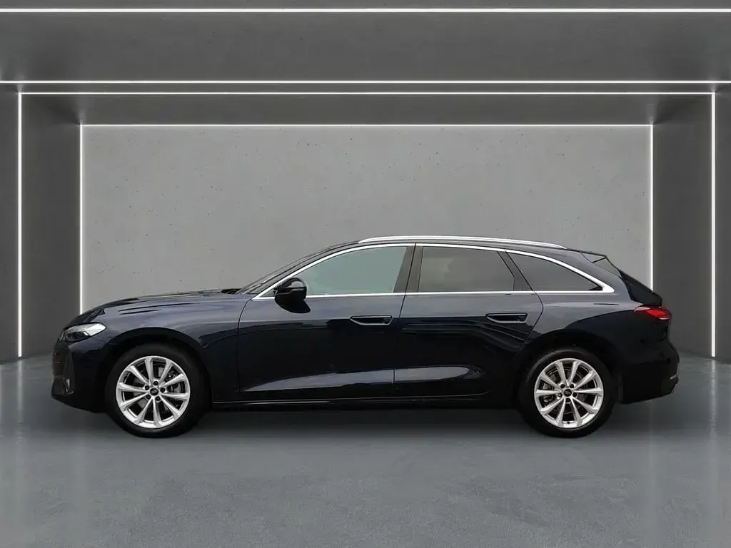 Gebraucht Audi A5 Sport 150 PS (110 kW) 2025 Blau Kombi