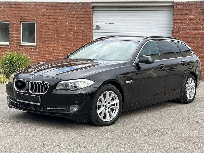 Schwarz Gebraucht 2011 BMW 525 Sport Line Limousine | 8.450 € (Guter Preis) - Bild 1/4