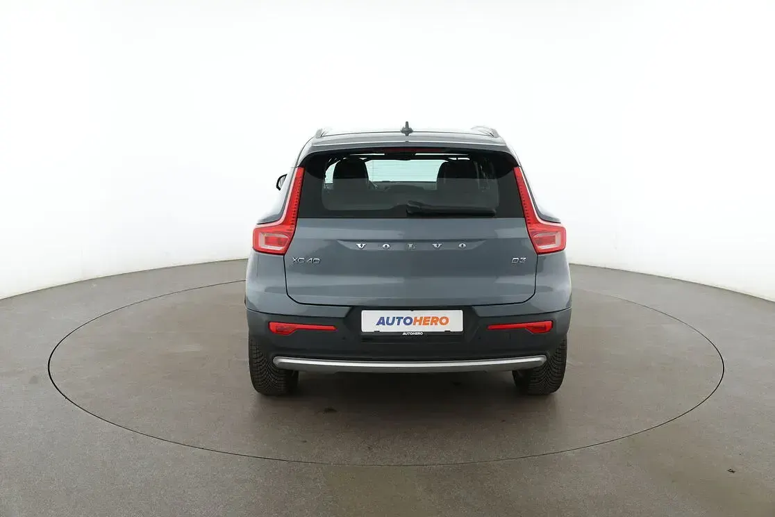 Gebraucht Volvo XC40 Momentum 150 PS (110 kW) 2019 Grau SUV