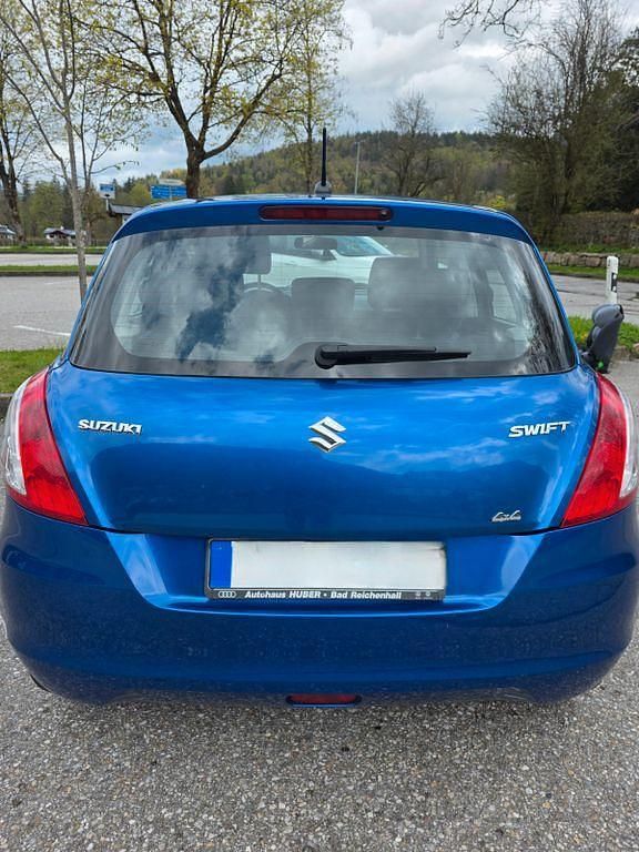 Gebraucht Suzuki Swift 94 PS (69 kW) 2012 Blau Kleinwagen