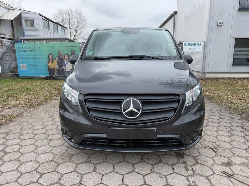 Gebraucht Mercedes Vito 190 PS (139 kW) 2022 Grau Van