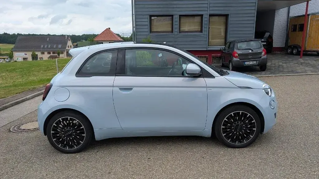 Gebraucht Fiat 500e Icon 86 kW (118 PS) 2022 Blau Limousine