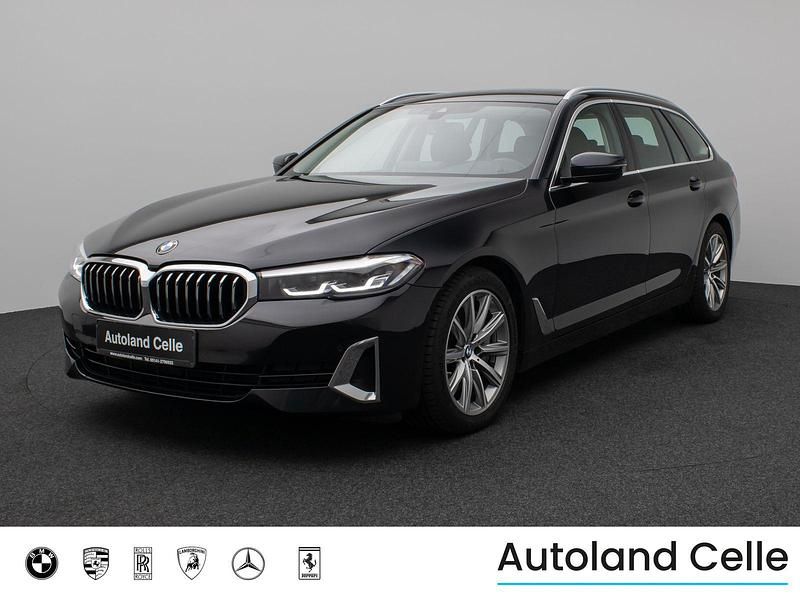 Saphirschwarz metallic 47schwarz Gebraucht 2022 BMW 530 Luxury Line Limousine | 31.999 € (Superpreis) - Bild 1/4