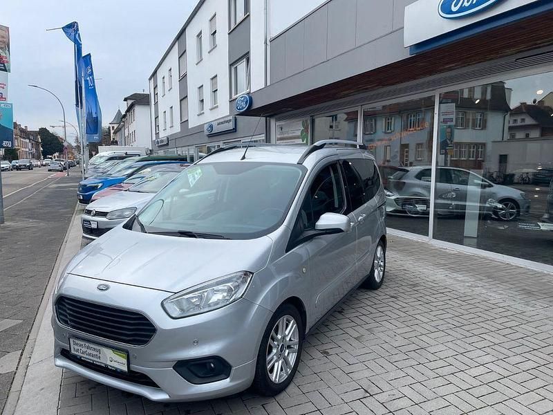 Gebraucht Ford Tourneo Courier Titanium 101 PS (74 kW) 2019 Silber Van / Kleinbus