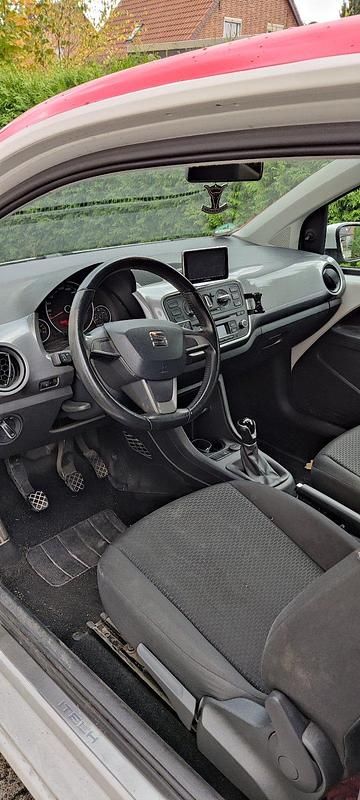 Weiß Gebraucht 2015 Seat Mii I-Tech Kleinwagen | 2.950 € (Guter Preis) - Bild 1/4