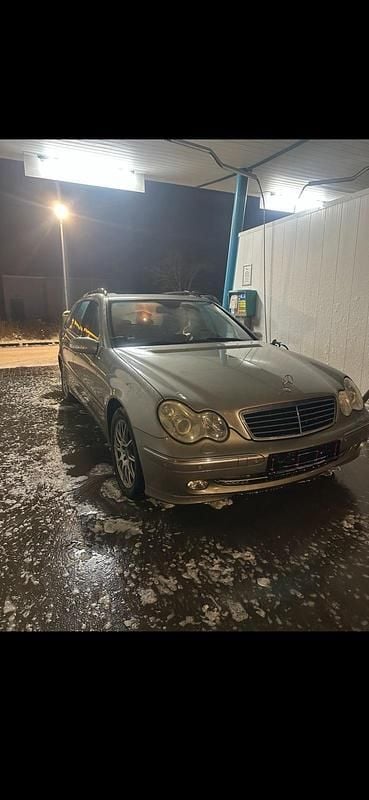Gebraucht Mercedes C220 143 PS (105 kW) 2003 Grau Kombi