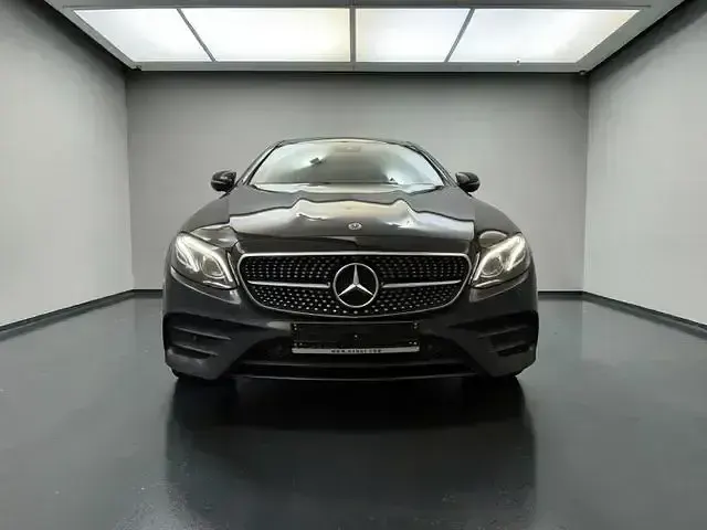 Gebraucht Mercedes E220 AMG line 194 PS (142 kW) 2019 Schwarz Coupé