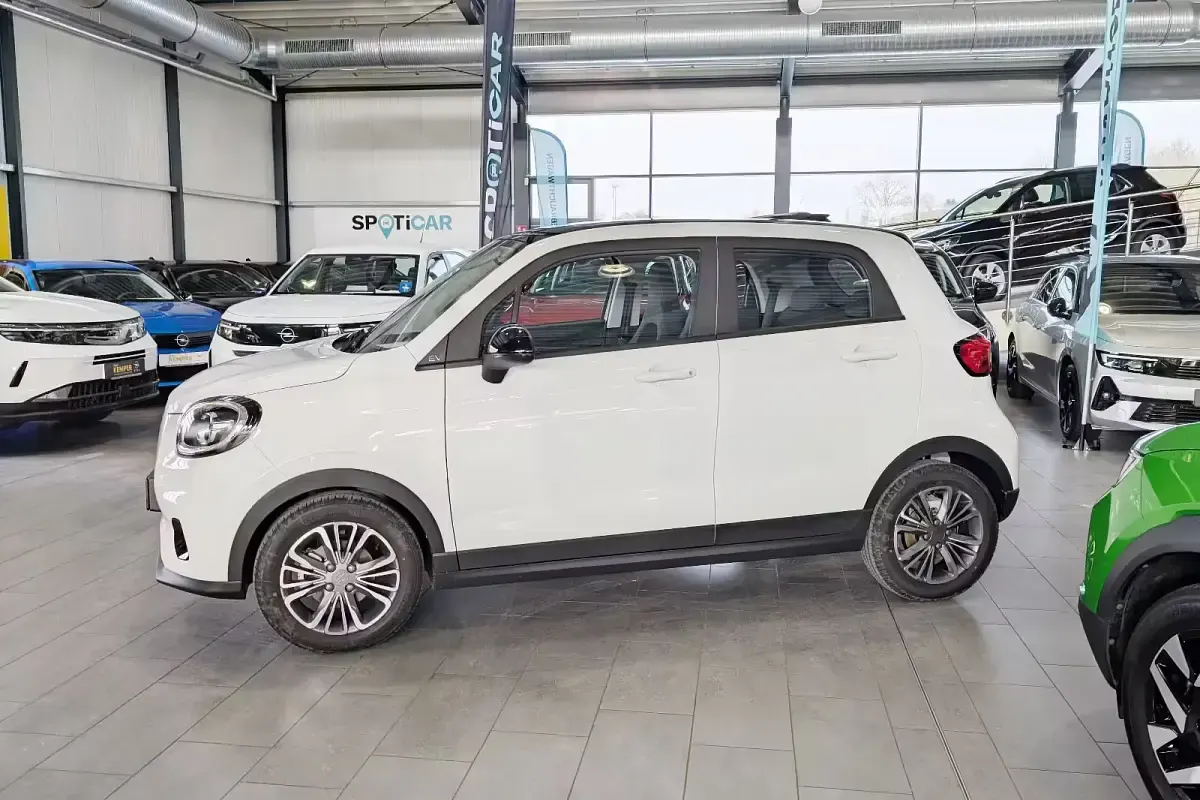 Neu Leapmotor T03 69 kW (95 PS) 2026 Weiß Kleinwagen