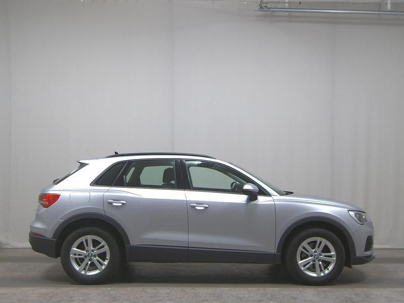 Grau Gebraucht 2019 Audi Q3 Basis SUV | 20.480 € (Fairer Preis) - Bild 1/4