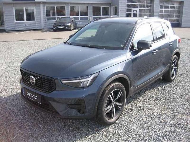 Gebraucht Volvo XC40 Plus 197 PS (144 kW) 2025 Denim blue / metallic SUV