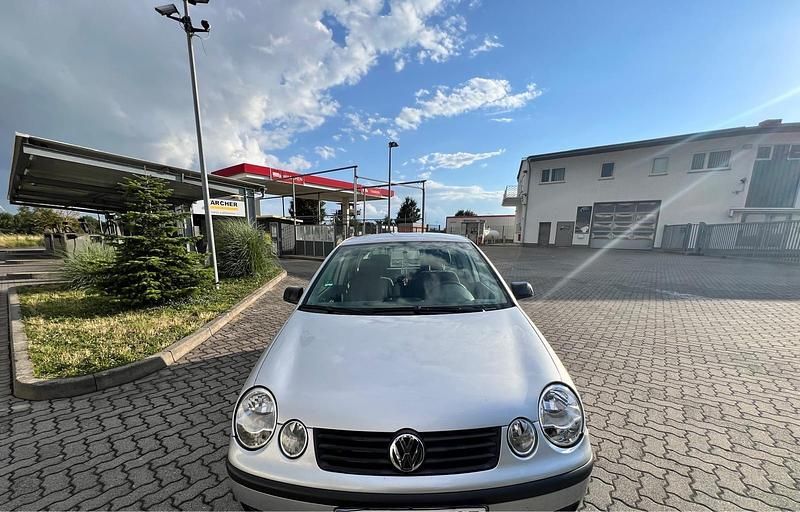 Gebraucht VW Polo 64 PS (47 kW) 2004 Silber Kleinwagen