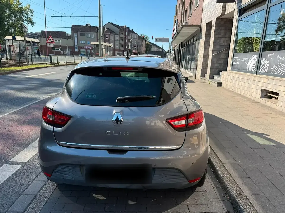 Gebraucht Renault Clio 120 PS (88 kW) 2016 Grau Kombi