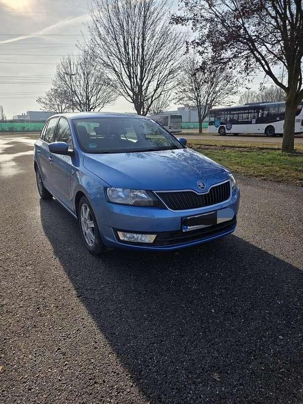 Gebraucht Skoda Rapid Ambition 105 PS (77 kW) 2015 Blau Kleinwagen