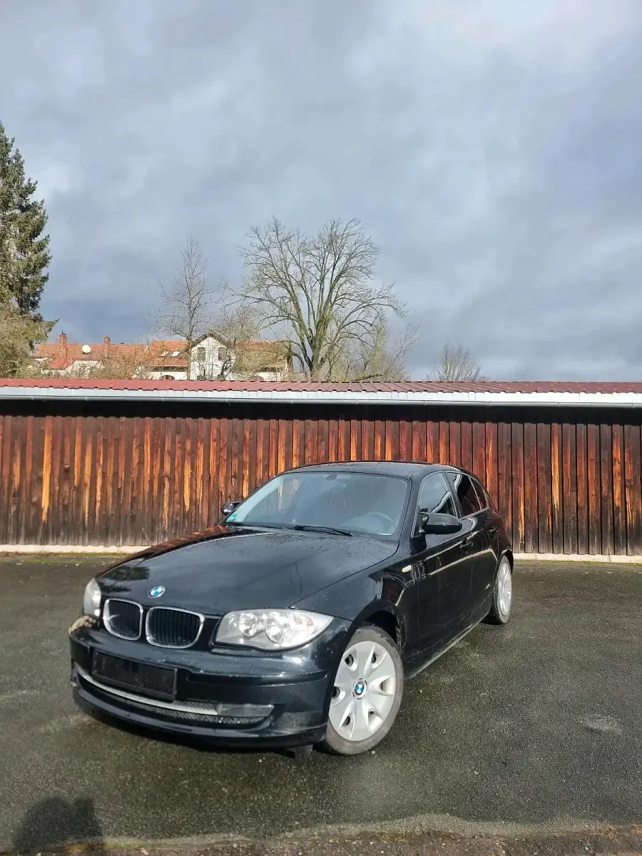 Gebraucht BMW 116 101 PS (74 kW) 2008 Schwarz Kleinwagen