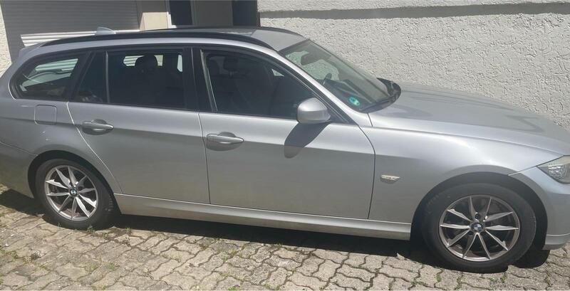 Silber Gebraucht 2012 BMW 320 Kombi | 4.800 € (Superpreis) - Bild 1/4