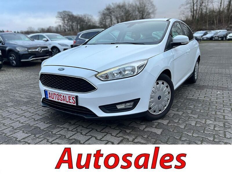Weiß Gebraucht 2017 Ford Focus Business Edition Limousine | 5.833 € (Superpreis) - Bild 1/4