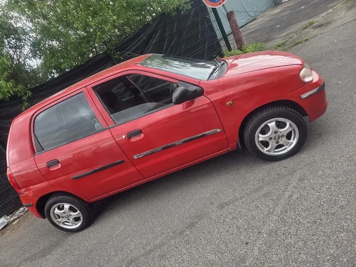 Usata Suzuki Alto 63 CV (46 kW) 2002 Rosso Utilitaria