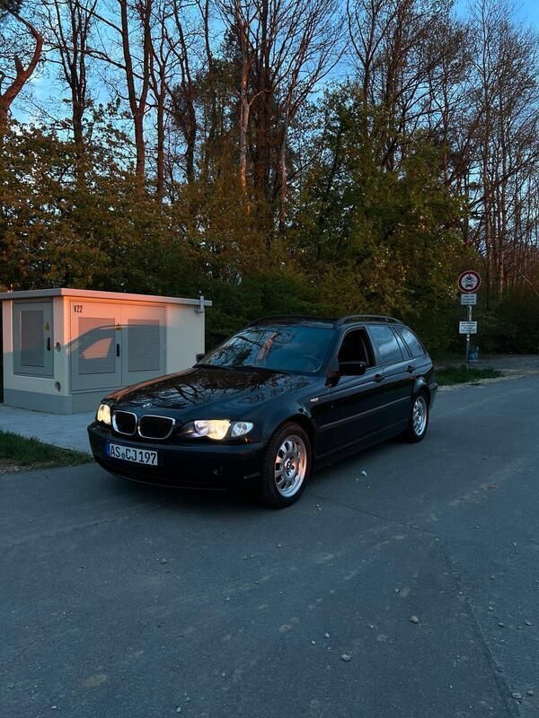 Schwarz Gebraucht 2005 BMW 320 Kombi | 2.000 € (Superpreis) - Bild 1/4