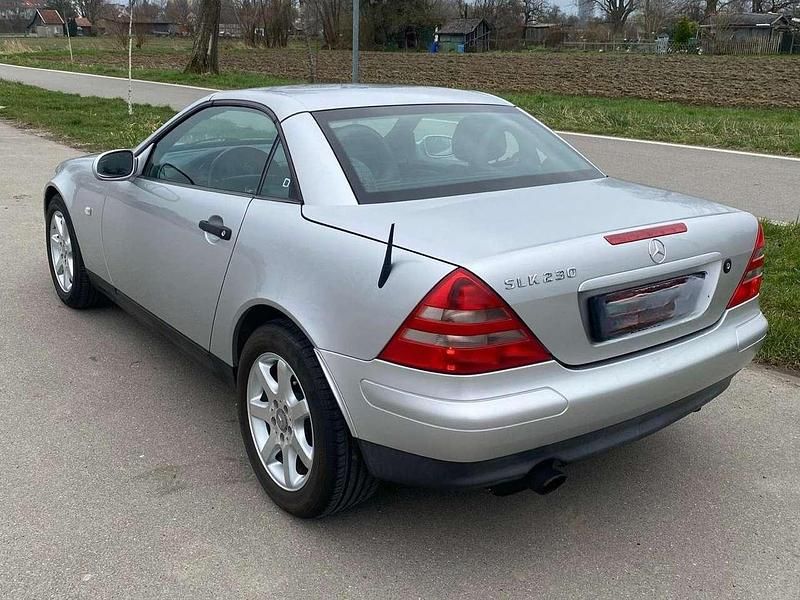 Gebraucht Mercedes SLK230 193 PS (141 kW) 1998 Silber Cabrio