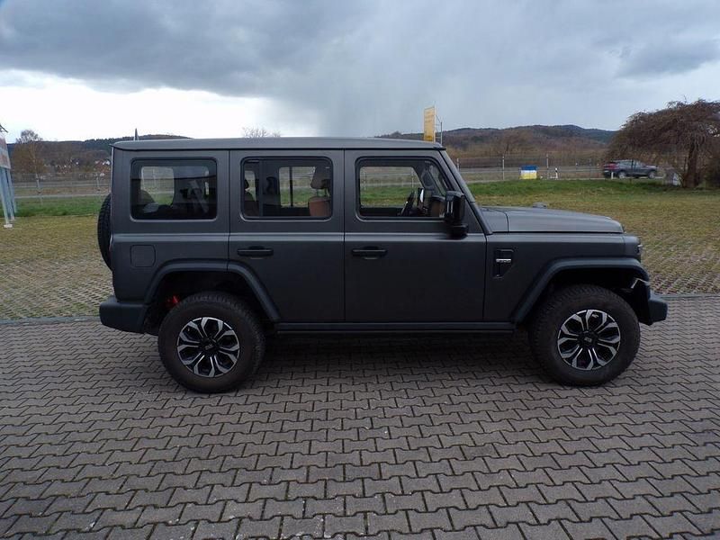 Neu BAW 212 166 PS (122 kW) 2026 Grau SUV