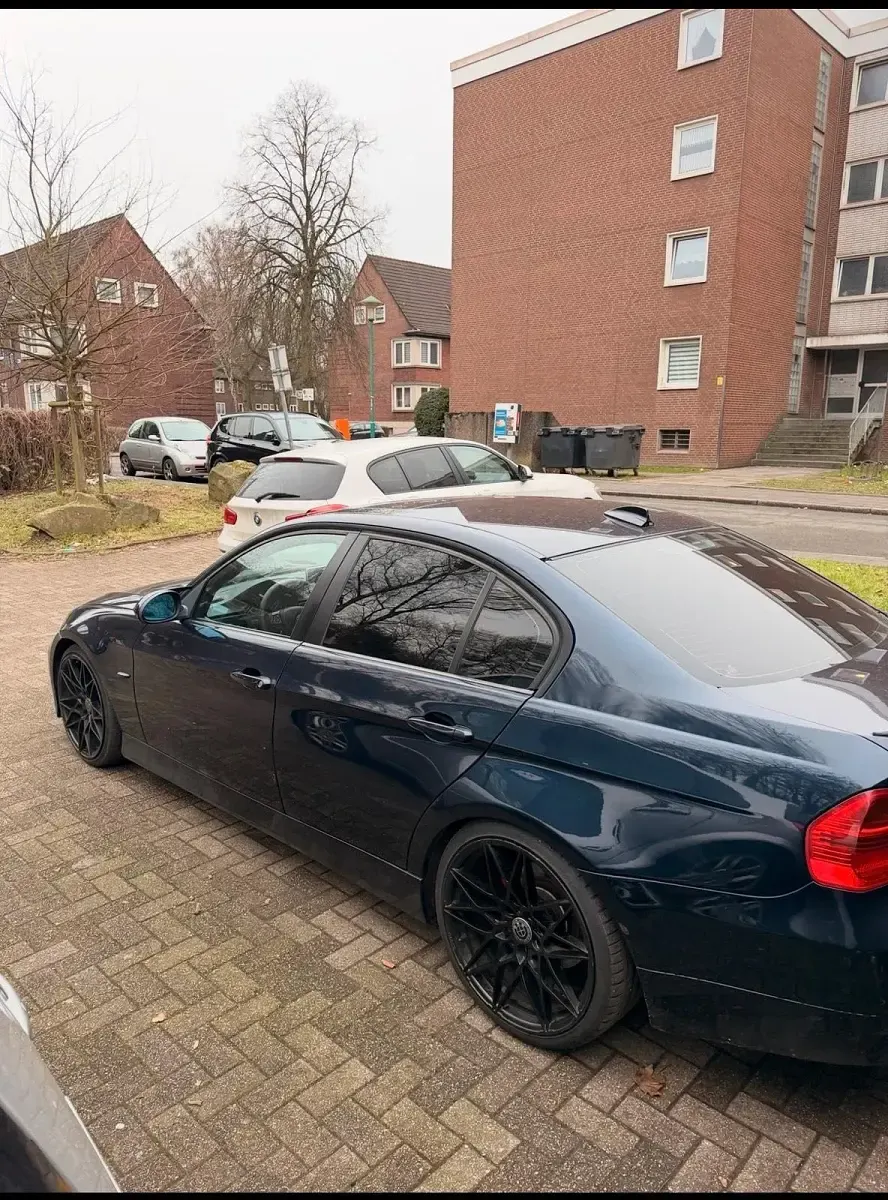 Gebraucht BMW 320 163 PS (119 kW) 2005 Blau Limousine