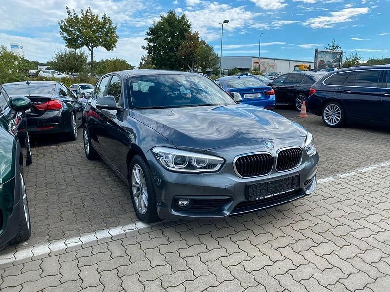 Grau Gebraucht 2017 BMW 116 Kleinwagen | 13.000 € (Fairer Preis) - Bild 1/4