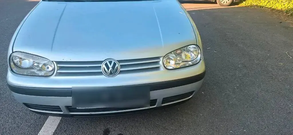 Gebraucht VW Golf IV 105 PS (77 kW) 2001 Silber Kleinwagen